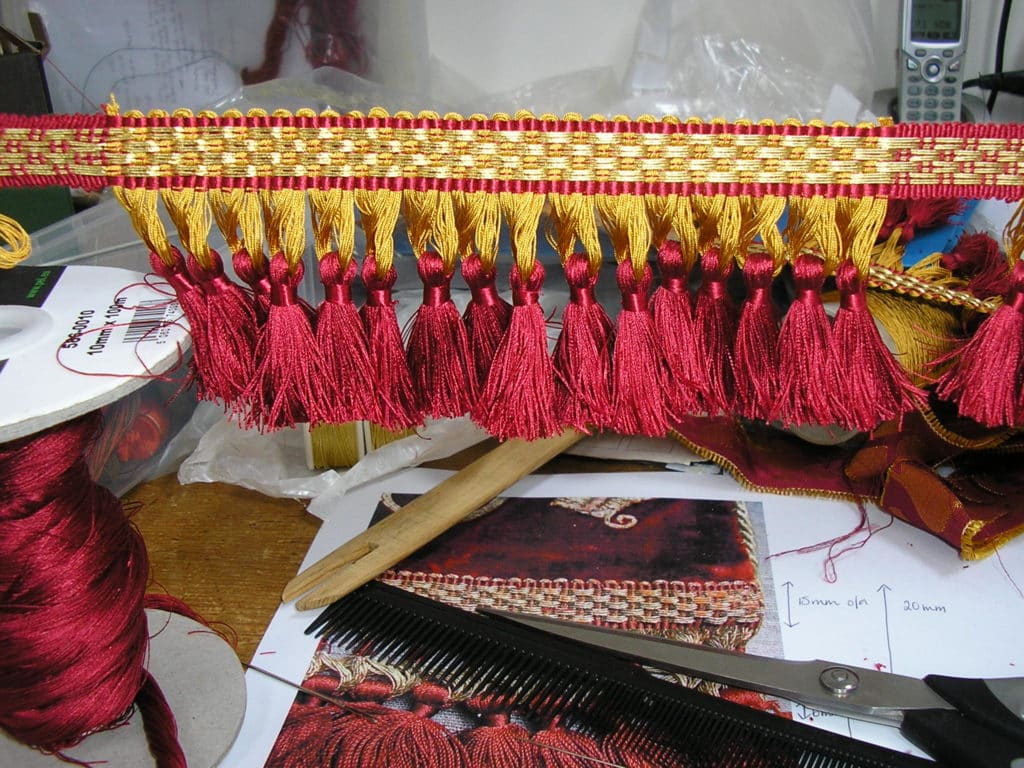 Ecclesiastical vestment fringe