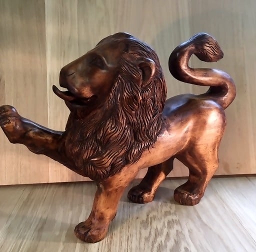 Heraldic lion sculpture