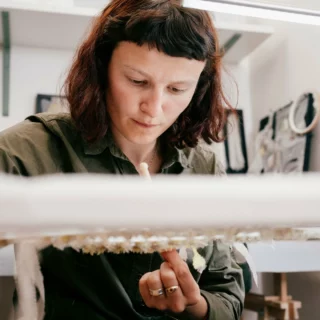 Gloucestershire embroiderer Beth Somerville @beth.som has won the inaugural Young Embroiderer of the Year Award, supported by the Worshipful Company of Broderers, including a £1,000 prize awarded at a special presentation at Eltham Palace on Tuesday 26 November 2024.

The inaugural award celebrates a young embroiderer who has made an outstanding start to their craft career. The winner is highly skilled amongst their peers, whilst raising the perceived value of their craft through sharing and awareness raising. They have given themselves a fantastic chance of achieving long-term success, perhaps overcoming disadvantage or setbacks along the way.

Beth Somerville started a degree in plant science at Manchester University, before diverting to pursue a career as a textile designer at Falmouth University. In 2023 she was awarded the New Designer of the Year after exhibiting at New Designers, and invited to show her work at the Knitting and Stitching Show. Since graduating, Beth has completed the Chanel and @kingsfdn Metiers d’Art Fellowship.

The two other finalists for the award were @imogen.marmont, who combines traditional skills with organic materials to create exquisite designs, and in 2023 received an award for stitch innovation sponsored by the Worshipful Company of Needle Makers, and @rosiemerrimanstudio, who strives to make impactful, unconventional textile pieces, and who received the Principal’s Award for Studentship during her degree in Textile Design, and has since studied in Paris. Both Imogen and Rosie have also completed their Chanel and King’s Foundation Metiers d’Art Fellowships.

Among the award judges was goldwork embroiderer @hannynewton, recent recipient of the inaugural Queen Elizabeth Scholarship Trust Sanderson Rising Star Craft Award.

The Worshipful Company of Broderers is an ancient company with a busy programme blending a keen interest in the art of embroidery with an ethos of friendship, charity support and fun.

Read more via the linktr.ee in our bio. We will be posting about each of our awards over the next few days.

📷 @robertwadephotography