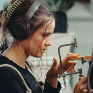 Over 14 posts we are profiling the recipients of our recent round of training bursaries.

Tilly Whitehouse @rejewellery.artist from Walsall will train in various jewellery making and stone setting techniques at @jewellersschooluk, @_thejqset, @stirchley_school_of_jewellery_, @thequarterworkshop and @jewellersacademy. She aims to create eco-conscious jewellery as an alternative to mass-produced items, as well as offering online courses to inspire others.

Tilly’s bursary is funded by @royalmintuk, whose mission is not only to create beautifully crafted products for its customers, but also to safeguard the skills and craftsmanship that underpin the precious metals industry. This is a part of an ongoing partnership with Heritage Crafts that also saw the presentation of the second Precious Metalworker of the Year Award in November 2024, to silver spinner Warren Martin from Sheffield, during a special reception at Eltham Palace, and featuring a trophy specially made by The Royal Mint team.

Tilly said:
“Getting this funding means the world to me! I have worked so hard and spent many hours over the past few months teaching myself, researching and learning how to make silver jewellery. I am so grateful I am being given this opportunity so I am able to learn more and perfect my craft so in the future I am able to inspire individuals to start this craft and keep it alive.”

📷 @kinetic_media__